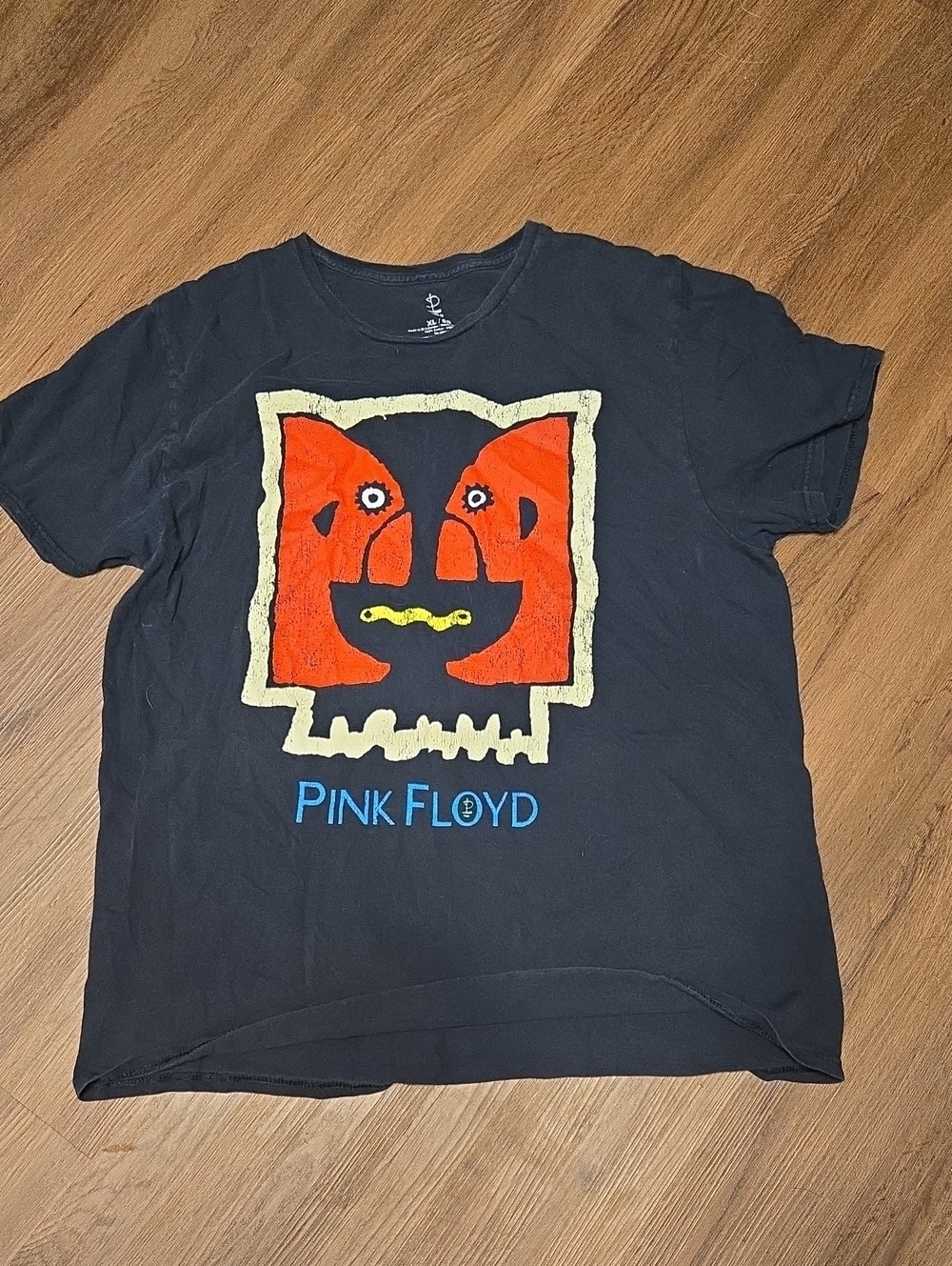 Pink Floyd Black Tee with Orange and Yellow Graphic XL